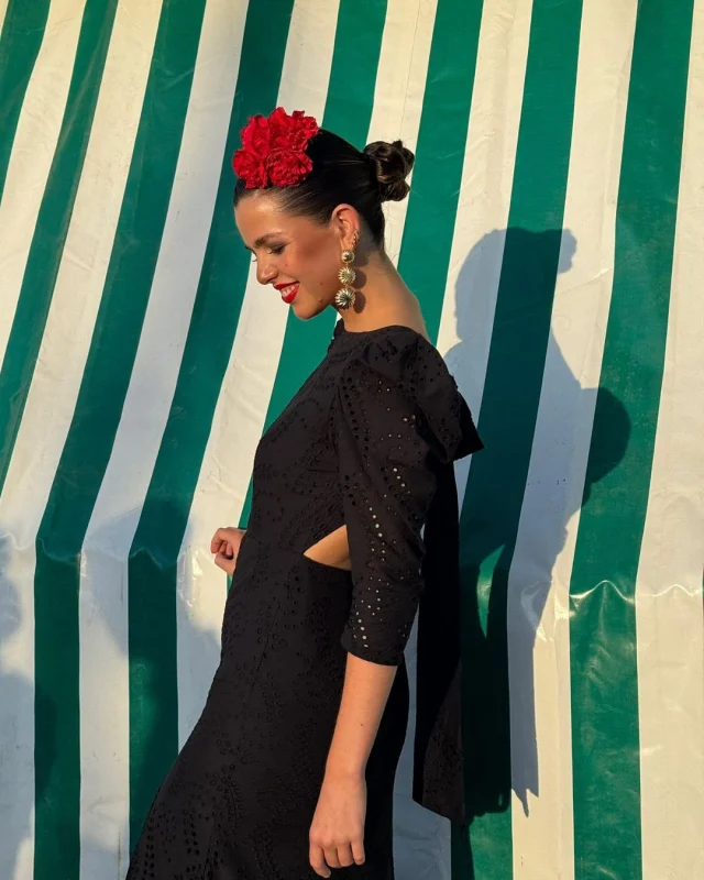 Recap de Feria❤️
En estos días hemos disfrutado de nuestros amigos y recargado pilas para todo lo que está por venir.
Sois muchas las que habéis lucido nuestros diseños en el Real. Nos ilusiona ver cómo los hacéis vuestros✨

#laparralaflamenca #laparrala #nuevacoleccion
#bandido #flamenca #modaflamenca #trajeflamenca
#feria #hechoenespaña #sevilla