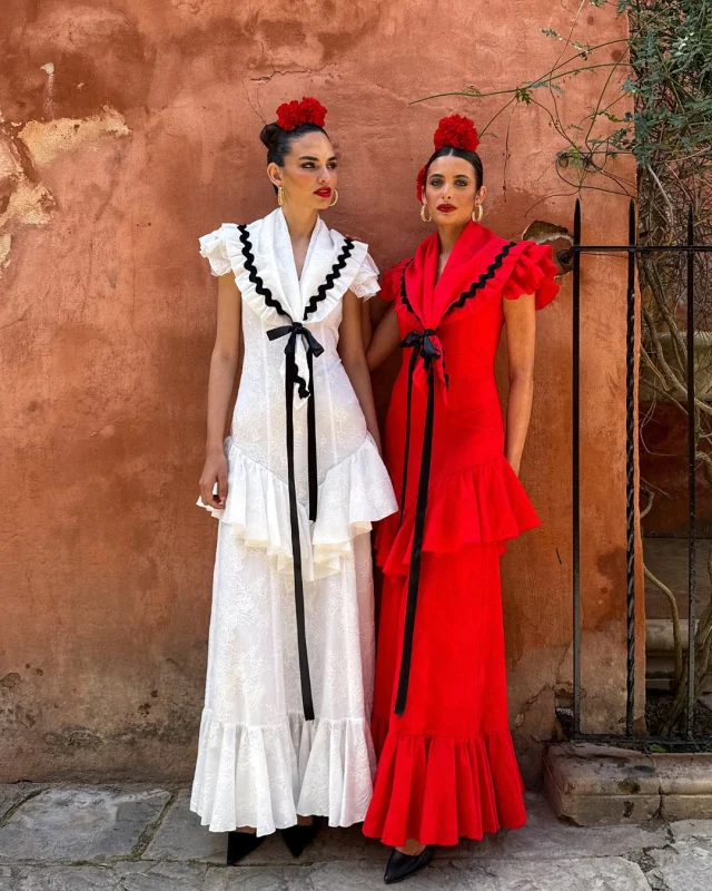 El traje Sol lo tiene todo para ser tu nuevo favorito✨
Algodón bordado, volantes y comodidad.
Disponible en pop up y en laparralaflamenca.com.

#laparralaflamenca #laparrala #nuevacoleccion
#bandido #flamenca #modaflamenca #trajeflamenca
#feria #romeria #hechoenespaña #sevilla