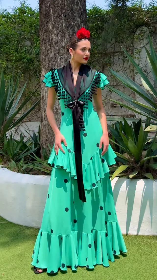 ¿Qué os parece el traje New Sol? Igual de elegante, pero más flamenco y con un extra de comodidad💖
Disponible en laparralaflamenca.com y pop up. 

#laparralaflamenca #laparrala #nuevacoleccion
#bandido #flamenca #modaflamenca #trajeflamenca
#feria #romeria #hechoenespaña #sevilla